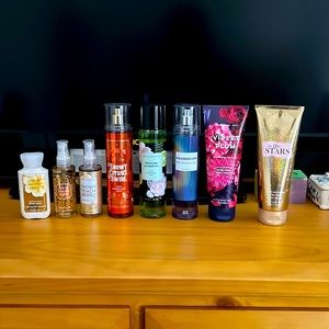 I am selling this lot of Bath & Body Works.